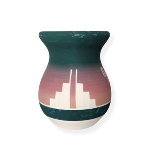 Signed Handmade Native American Sioux Southwestern Style Pottery Vase 3.75"